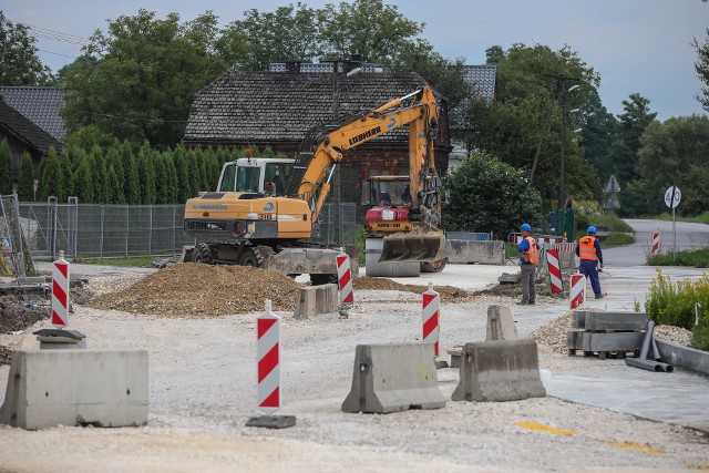 W Sławkowie wyremontowane zostaną w najbliższych tygodniach fragmenty kilku miejskich ulicZobacz kolejne zdjęcia/plansze. Przesuwaj zdjęcia w prawo - naciśnij strzałkę lub przycisk NASTĘPNE