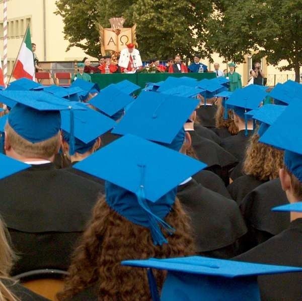 Uniwersytet Zielonogórski przygotował w tym roku 9,5 tys. miejsc dla studentów. Nieco mniej jest na innych uczelniach, ale i tak w październiku na zajęcia stawi się potężna armia.