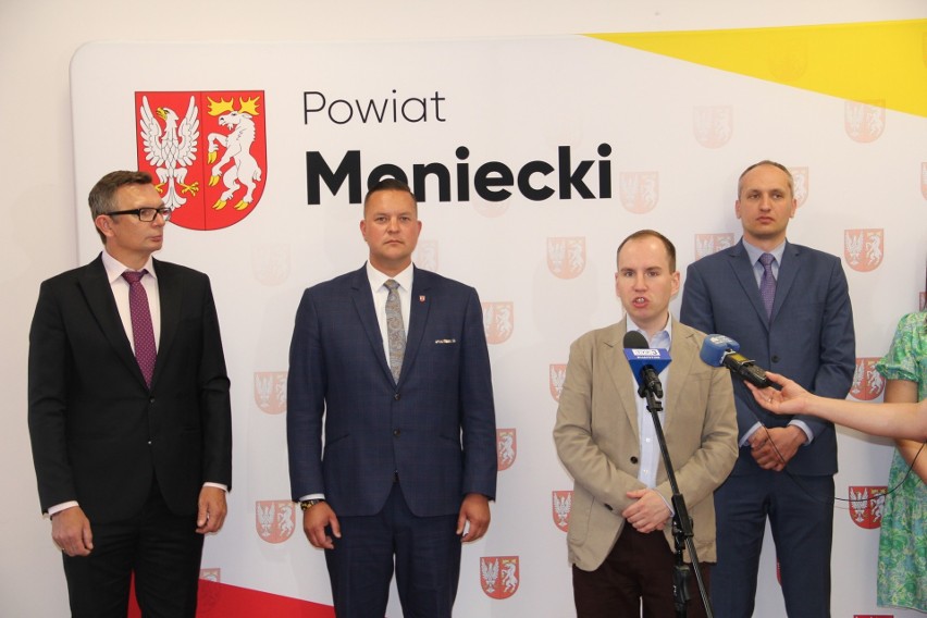 O dotacji, jaką otrzymał Powiatowy Urząd Pracy w Mońkach,...