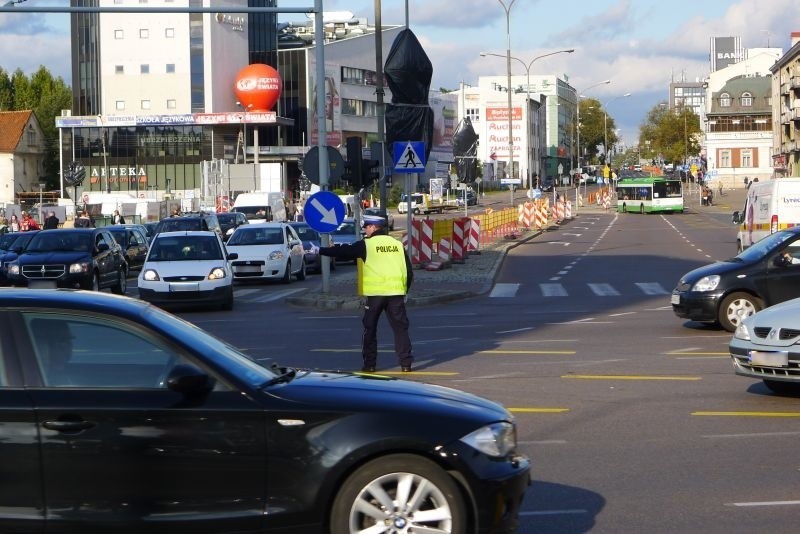 Aleja Piłsudskiego: Rusza remont. Sygnalizacja wyłączona (zdjęcia)