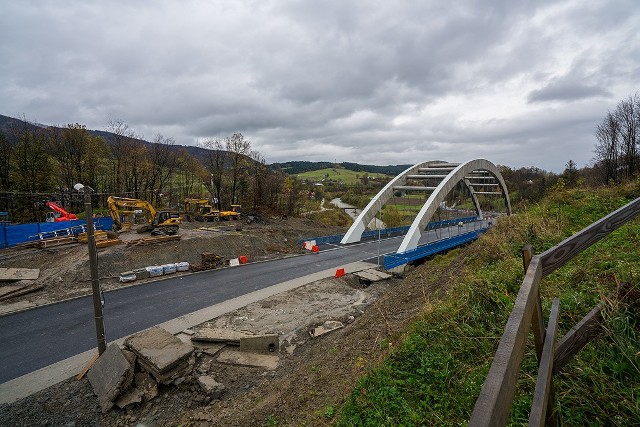 Most nad osuwiskiem w Kąclowej kosztował 15 mln zł. To inwestycja Zarządu dróg Wojewódzkich