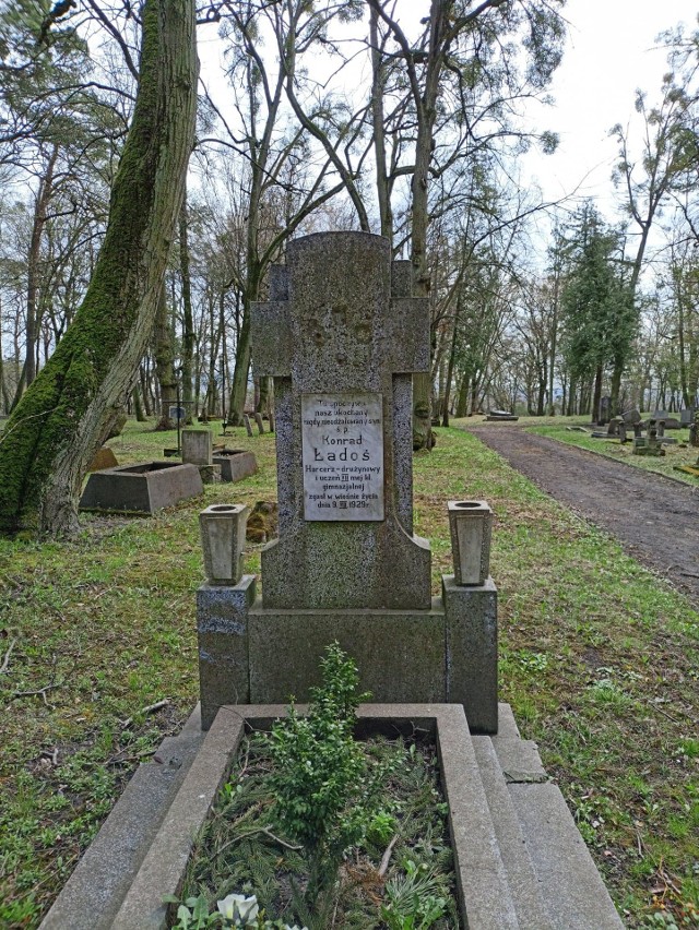 Pierwszym z odnowionych grobów na cmentarzu garnizonowym będzie pomnik harcerza Ładosia