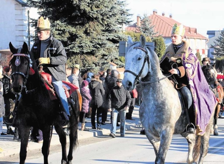 W organizację orszaku włączyli się m. in. ks. Krzysztof...