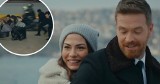 "Miłość i przeznaczenie" odcinek 104. Rodzina Mehdiego zginie w strzelaninie?! Zeynep i Barış spędzają czas nad morzem [STRESZCZENIE ODCINKA]