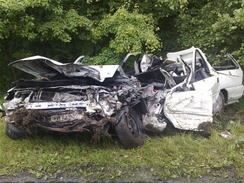 Zderzenie trzech aut na trasie Ziemielowice - Jastrzebie