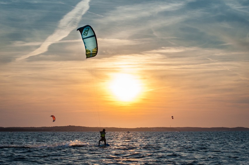 Kiteusrfing popularny w Świnoujściu. To sport dla każdego!