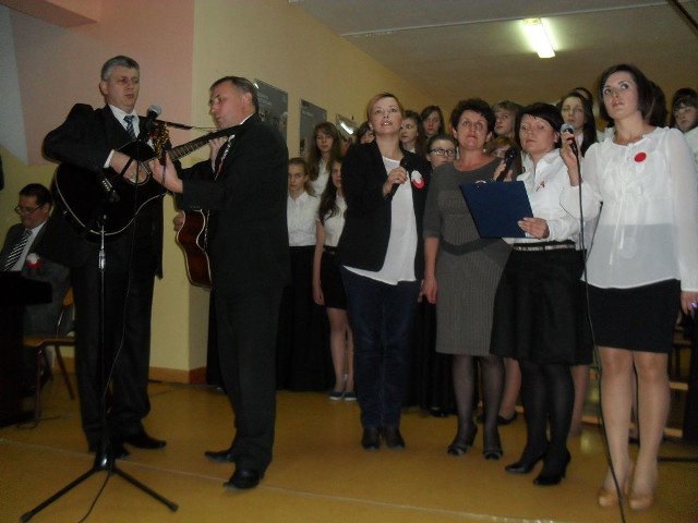 Uroczysta akademia patriotyczna odbyła się w Publicznym Gimnazjum w Błędowie.