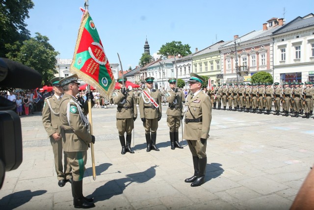 Po reorganizacji Straży Granicznej w Nowym Sączu funkcjonuje ośrodek SG wraz z kampanią reprezentacyjną i słynną orkiestrą