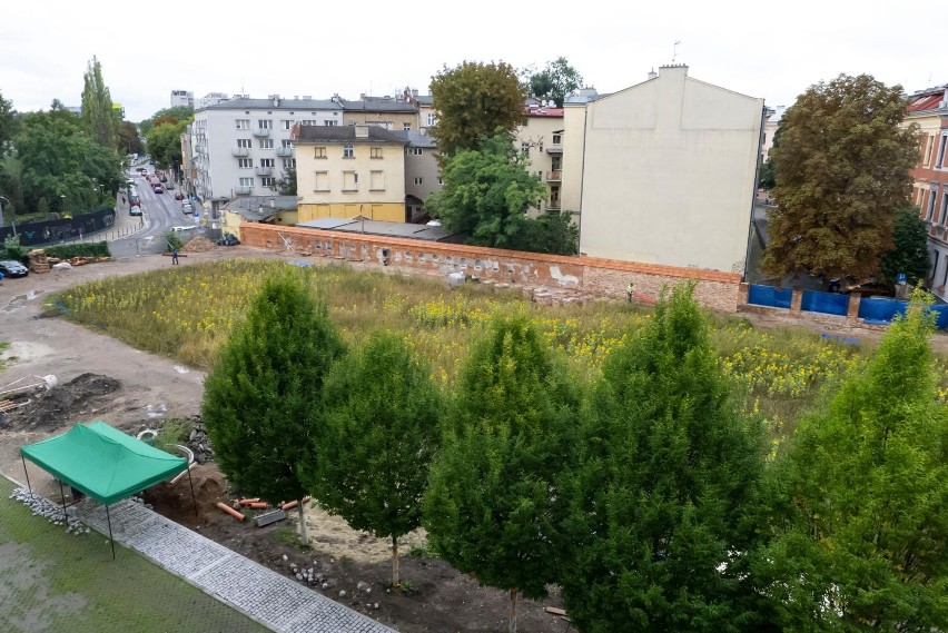 Kraków. Co tam z parkiem przy Karmelickiej. Kiedy zakończenie prac?