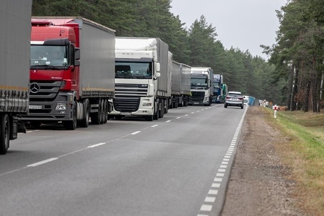 21 godzin muszą czekać kierowcy ciężarówek na wjazd na Białoruś w Bobrownikach