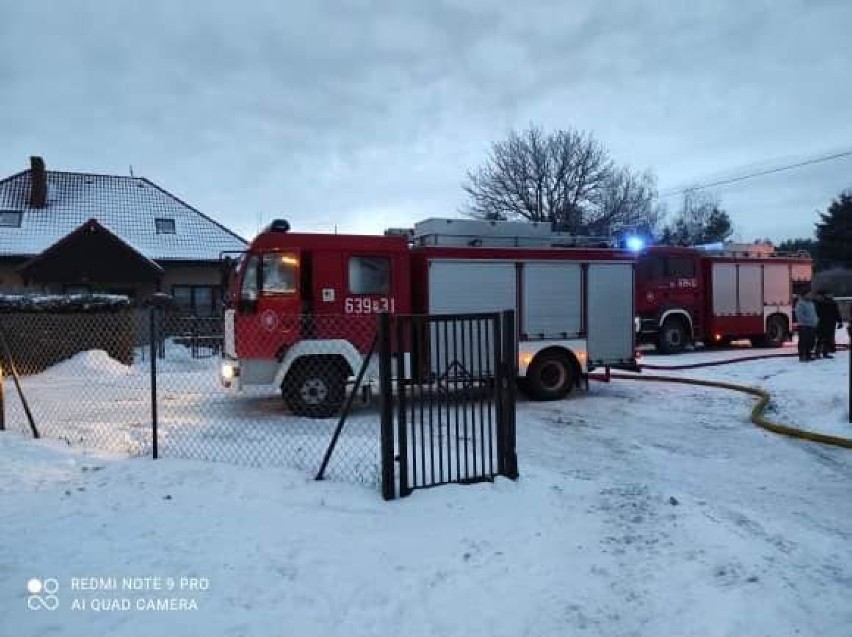 W piątek, 12 lutego po godz. 6 rano strażacy ze Skoków...