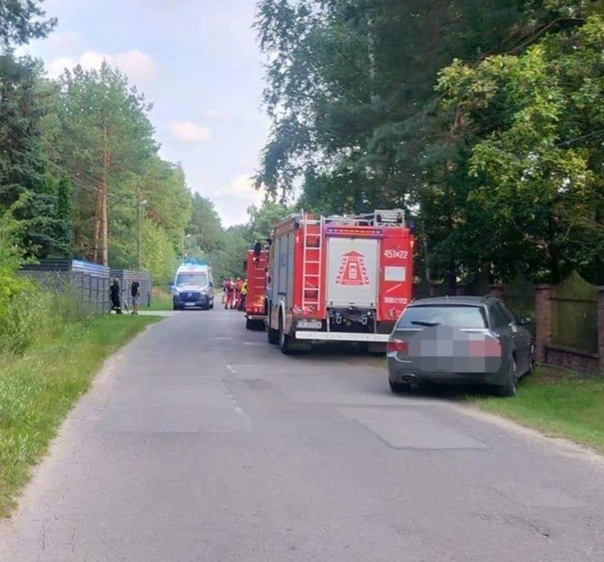Wypadek z udziałem skutera w gminie Bodzechów. Kierowca w szpitalu [ZDJĘCIA]