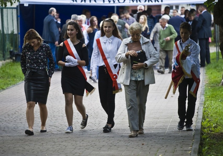 - Andrzej Duda! Andrzej Duda! - witano w czwartek okrzykami...