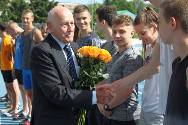 Pan Jerzy Przyborowski dziękował za życzenia młodym lekkoatletom