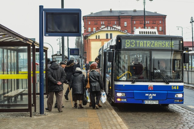 Na razie nie ma szans na zmianę przebiegu linii 83. Autobusy dalej będą jeździły tylko ulicą Kamienną do Czyżkówka.