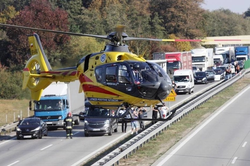 Wypadek na A4. Ranna kobieta, lądował śmigłowiec LPR [ZDJĘCIA]