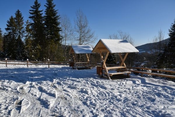 Nowe punkty widokowo-wypoczynkowe dla turystów w Beskidzie Wyspowym i Gorcach [ZDJĘCIA] 17.01.2021