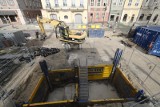 Awaria rurociągu na Starym Rynku w Poznaniu. Mieszkańcy odcięci od wody