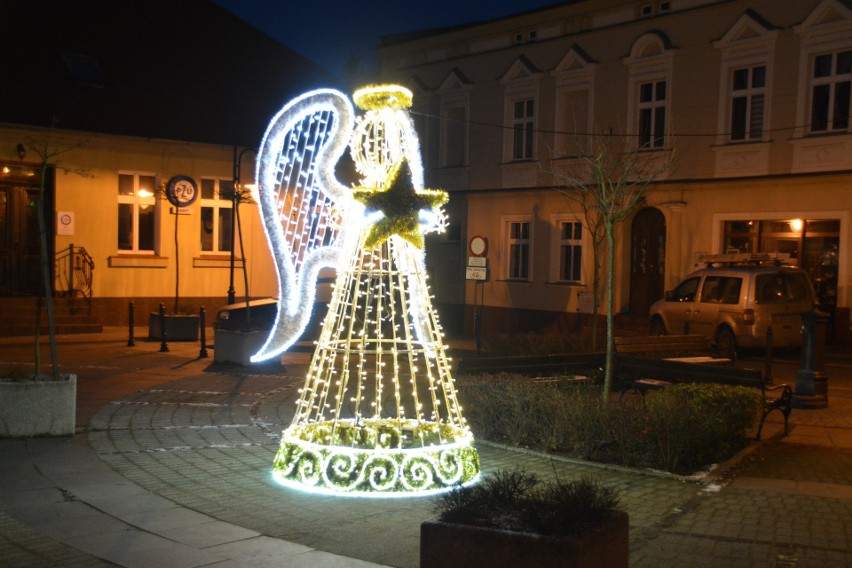 Świąteczne iluminacje na Rynku Miejskim w Więcborku