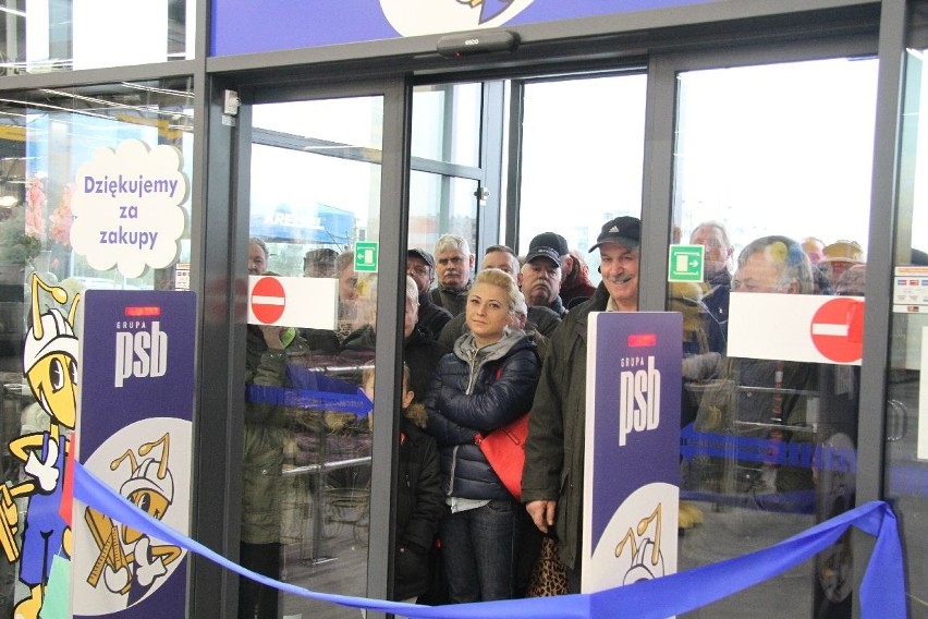Wielkie otwarcie „Mrówki” w Kielcach. Setki czekały przed wejściem