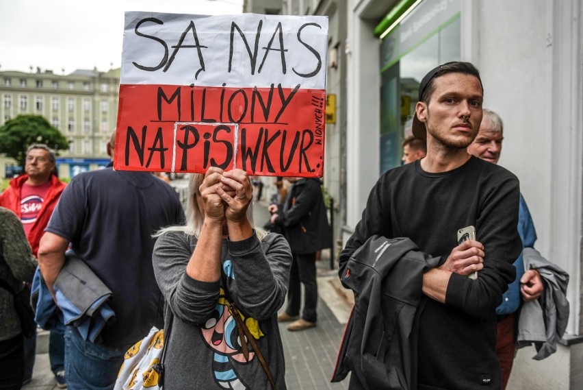 2 to nie 3: Kolejne protesty w obronie sądów