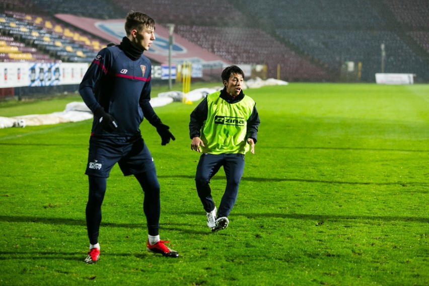 Trening Pogoni Szczecin na płycie głównej stadionu przy...