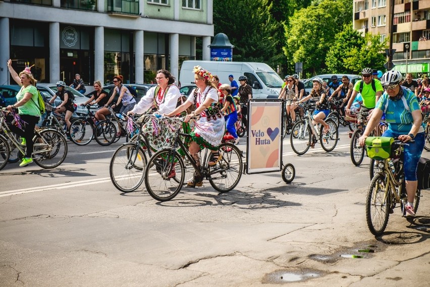 Kraków. Rodzinny piknik rowerowy. Sto Lat Velo Huta!