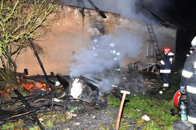Banie Mazurskie. 3 osoby zginęły w pożarze [FOTO]