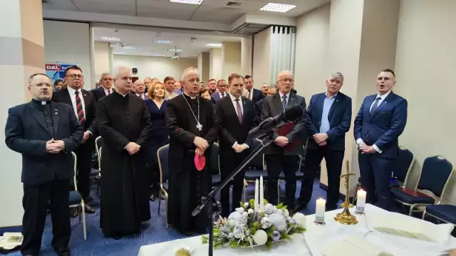 Spotkanie opłatkowe Świętokrzyskiej „Solidarności” z biskupem Janem Piotrowskim w Kielcach