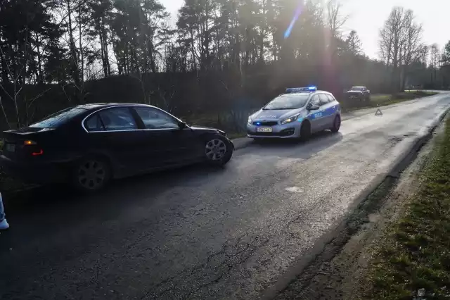 Kierowca BMW wjechał w volkswagena. Sprawca ukarany wysokim mandatem