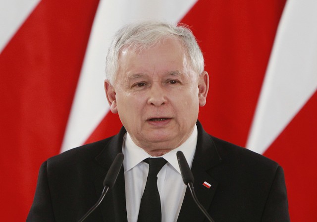 Jarosław Kaczyński przemawia na konferencji w Sejmie.