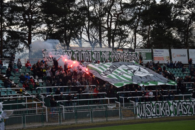 Zobaczcie zdjęcia kibiców, którzy pojawili się na meczu Wisłoka Dębica - Stal Rzeszów