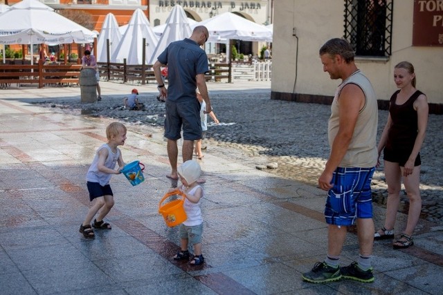 Kurtyna wodna na tarnowskim Rynku