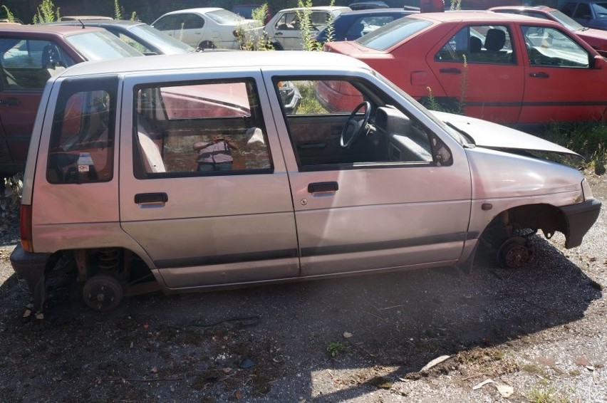 Bytom: Zatrzymany przez policję, zniszczył auto