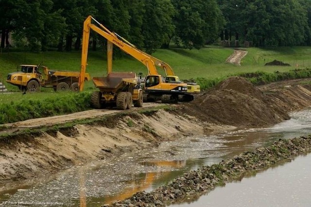 W czerwcu otwarto remontowany kanał powodziowy