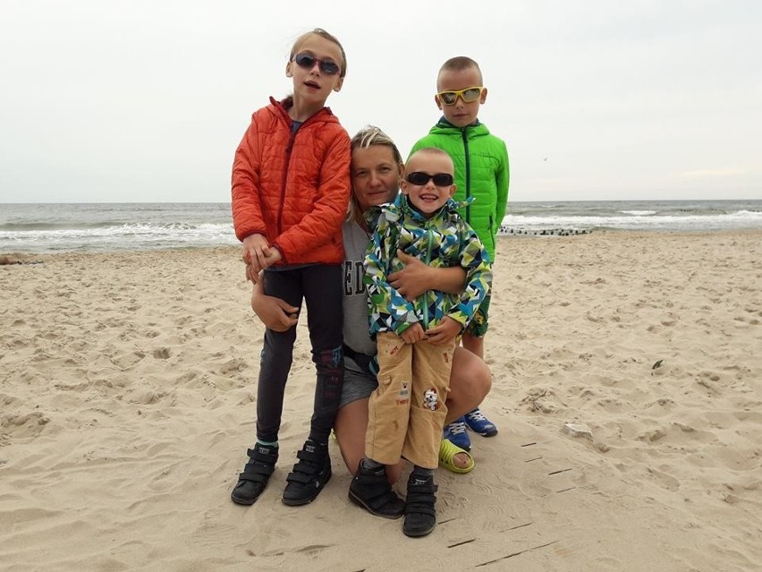 Pani Małgorzata z dziećmi: Klaudią, Kubą i Michałem