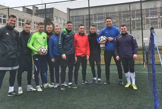 Przyjaciele i koledzy z boiska spotkali się w Kielcach, żeby zagrać w siatkonogę i złożyć świąteczne życzenia.