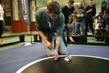 Rybnik. Walki robotów w Tyglu! Już po raz 13. w szkole zorganizowano Międzynarodowy Turniej Robotów "Robotic Tournament"