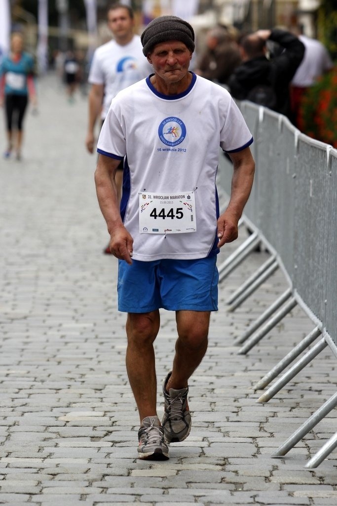 Maraton Wrocław - ZDJĘCIA - zawodnicy z numerami 4201 - 4500