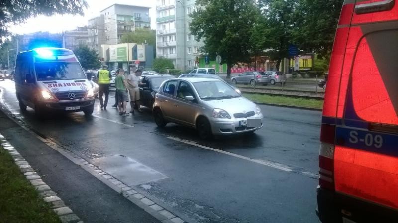 Wypadek na Piłsudskiego. Zablokowany jeden pas (ZDJĘCIA)