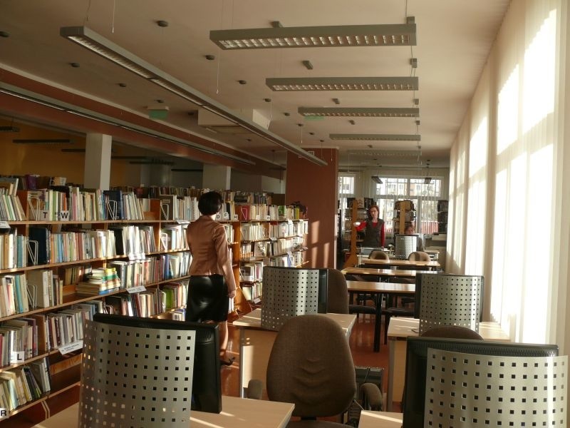 W miejskiej bibliotece jest teraz dużo więcej miejsca na...