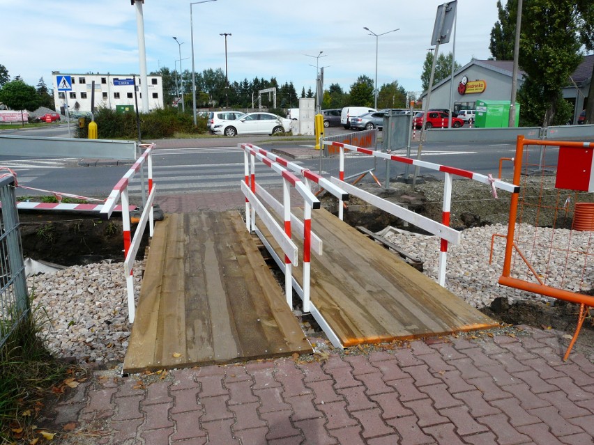 Remont torowiska przy ulicy Łaskiej. Postęp prac przy największym remoncie w Pabianicach ZDJĘCIA