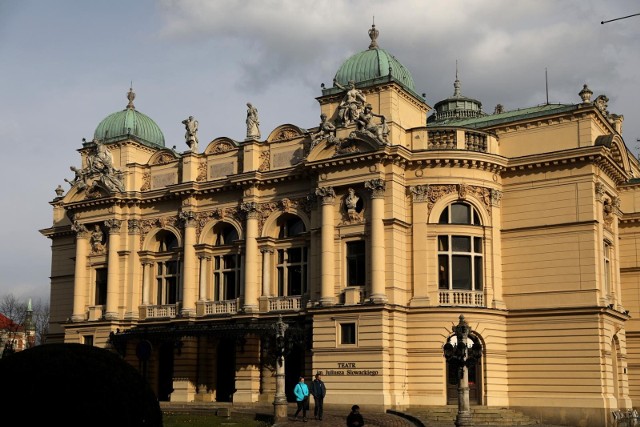 Teatr Słowackiego został otwarty 21 października 1893 pod nazwą Teatr Miejski