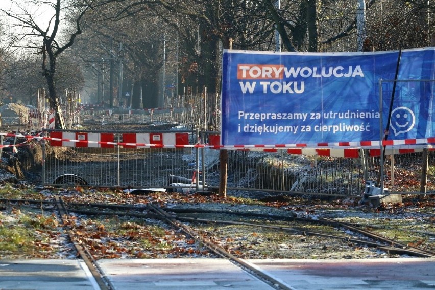 Opóźniony remont torowiska na Biskupin. Plac budowy 20...