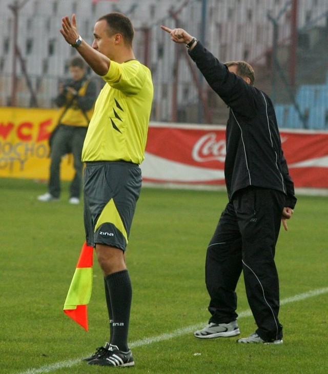 Trener Pogoni Szczecin Piotr. M. (z prawej).