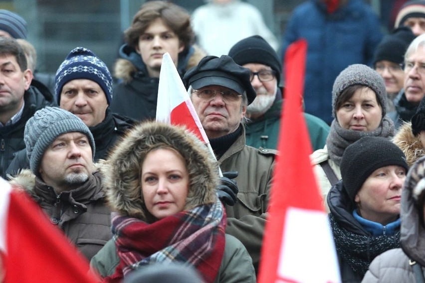 Protest w Kielcach przeciwko rządowi: -  To już przechodzi wszelkie granice