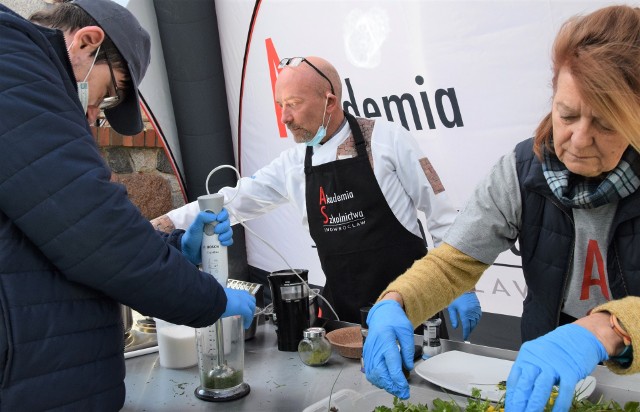 Jeden z pokazów, w ramach "Festiwalu Zawodów" w Akademii Szkolnictwa AS w Inowrocławiu, poświęconym był ziołom w kuchni, fryzjerstwie i kosmetyce