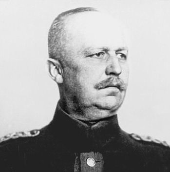 Gen. #Ludendorff: Przełamanie obrony #Liege trwa. Wdarliśmy...