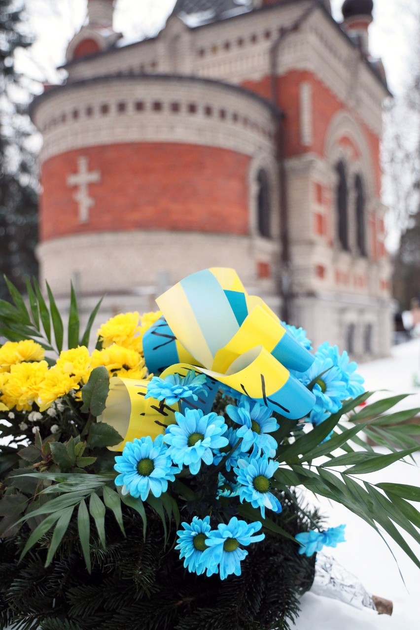 Obchody Dnia Jedności i Niepodległości Ukrainy na cmentarzu przy ul. Lipowej [ZDJĘCIA]