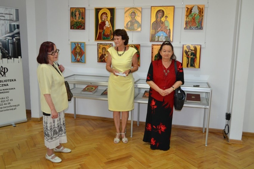 Niezwykłe ikony Marii Topolewicz w bibliotece w Tarnobrzegu. Zobacz zdjęcia